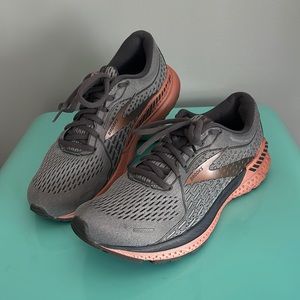 Women’s Brooks Adrenaline 21